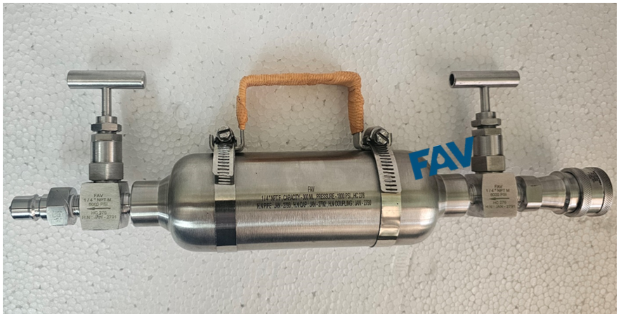 Sampling Cylinder With QRC & Needle Valve